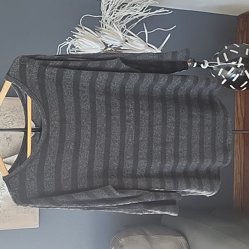 Market & Spruce sweater